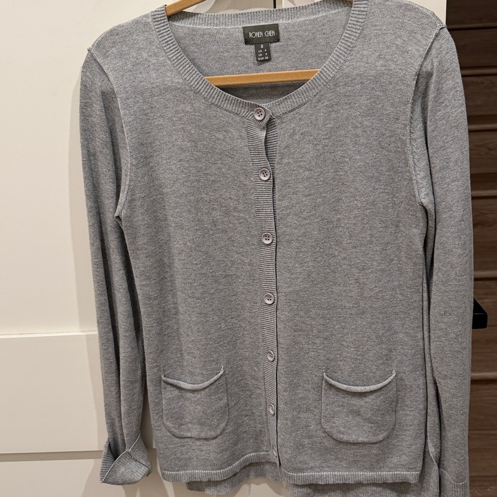 NWOT Ronen Chen button front split side light Grey cardigan US size 4.